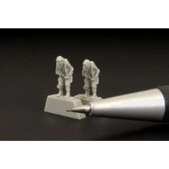 Luftwaffe Pilots Standing WWII X 2 German Pilots Figure