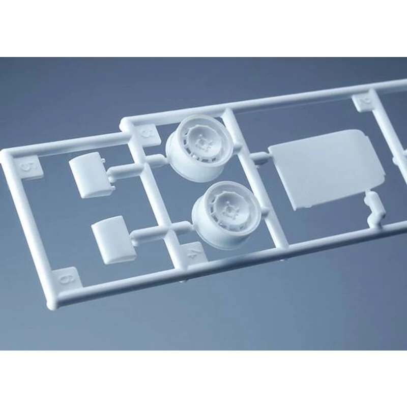 Hasegawa BMW 2002 Turbo Model Kit 7 Hasegawa BMW 2002 Turbo Model Kit - Image 5