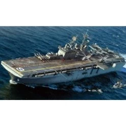 USS Bonhomme Richard LHD-6 Model Kit
