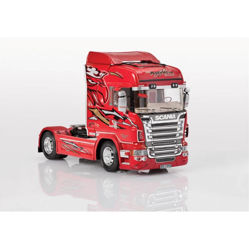Italeri: 1/24 Scania R560 V8 Red Griffin Model Kit 4 Italeri: 1/24 Scania R560 V8 Red Griffin Model Kit - Image 2