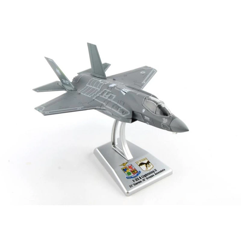ITALERI: 1/100 F 35 A Lighting II Model Kit 3 ITALERI: 1/100 F 35 A Lighting II Model Kit