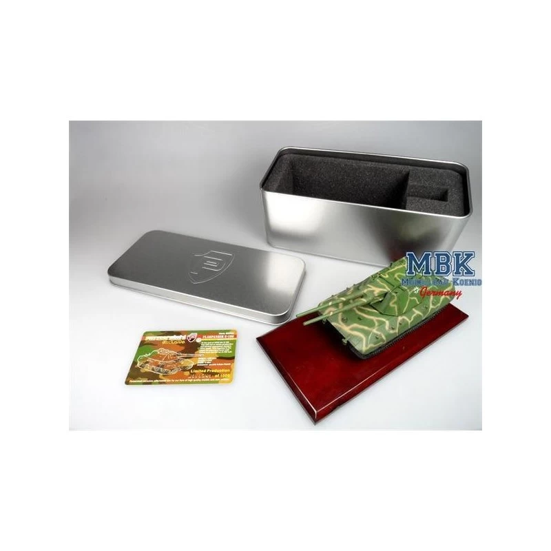 Anti-aircraft Tank E-100 ~ Panzer Steel Exclusive Model Kit 4 Anti-aircraft Tank E-100 ~ Panzer Steel Exclusive Model Kit - Image 2