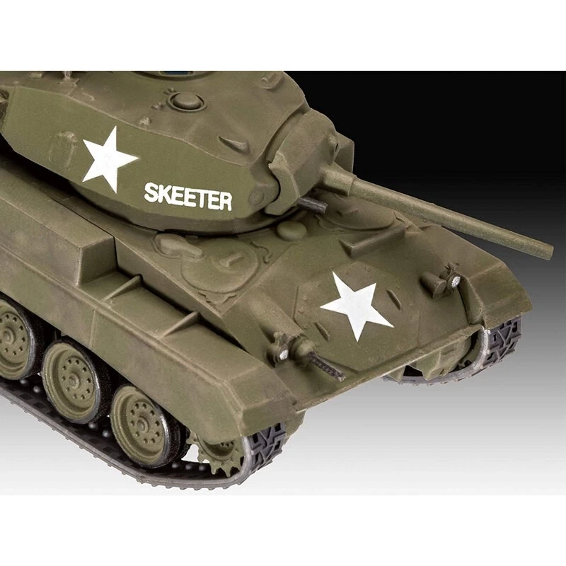 Revell M24 Chaffee Model Kit 6 Revell M24 Chaffee Model Kit - Image 4